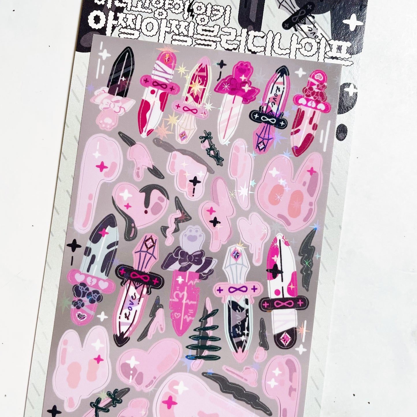 Sulgi Sulgi Pink Daggers sticker A954