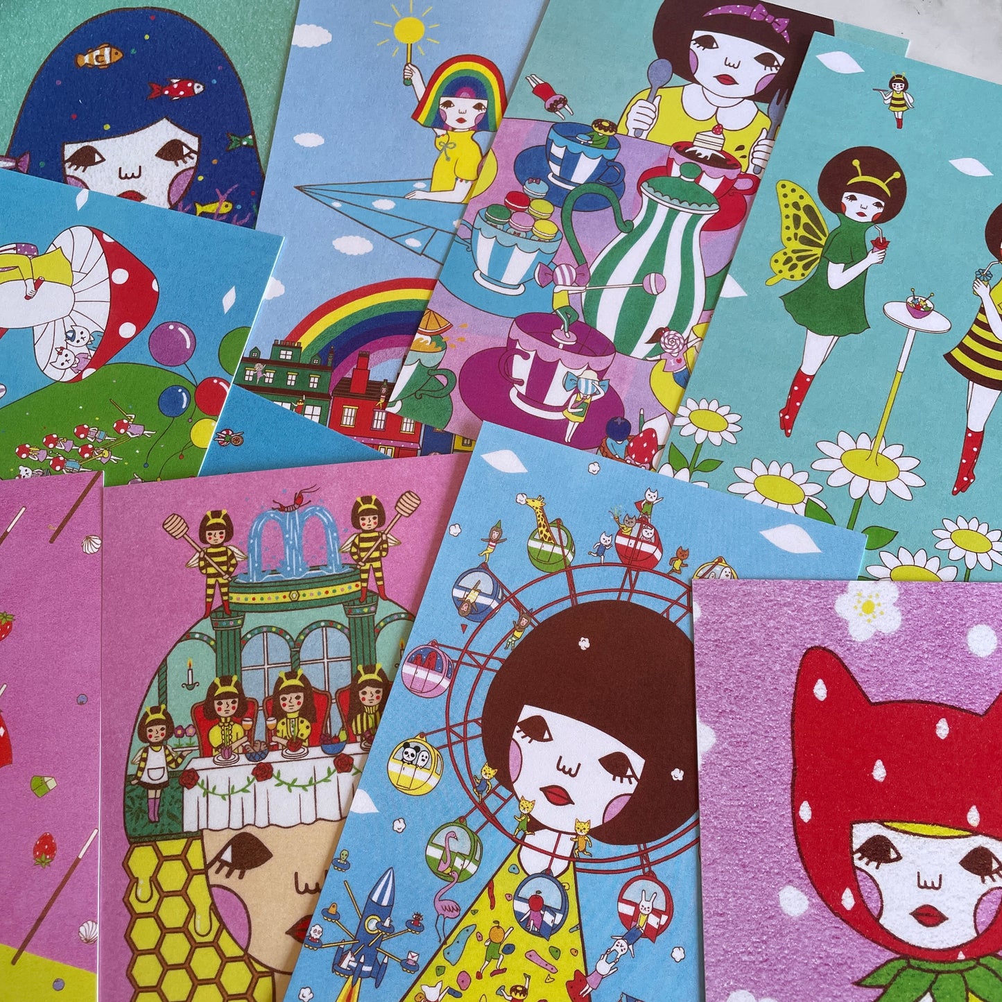 Naoshi surprise postcard set